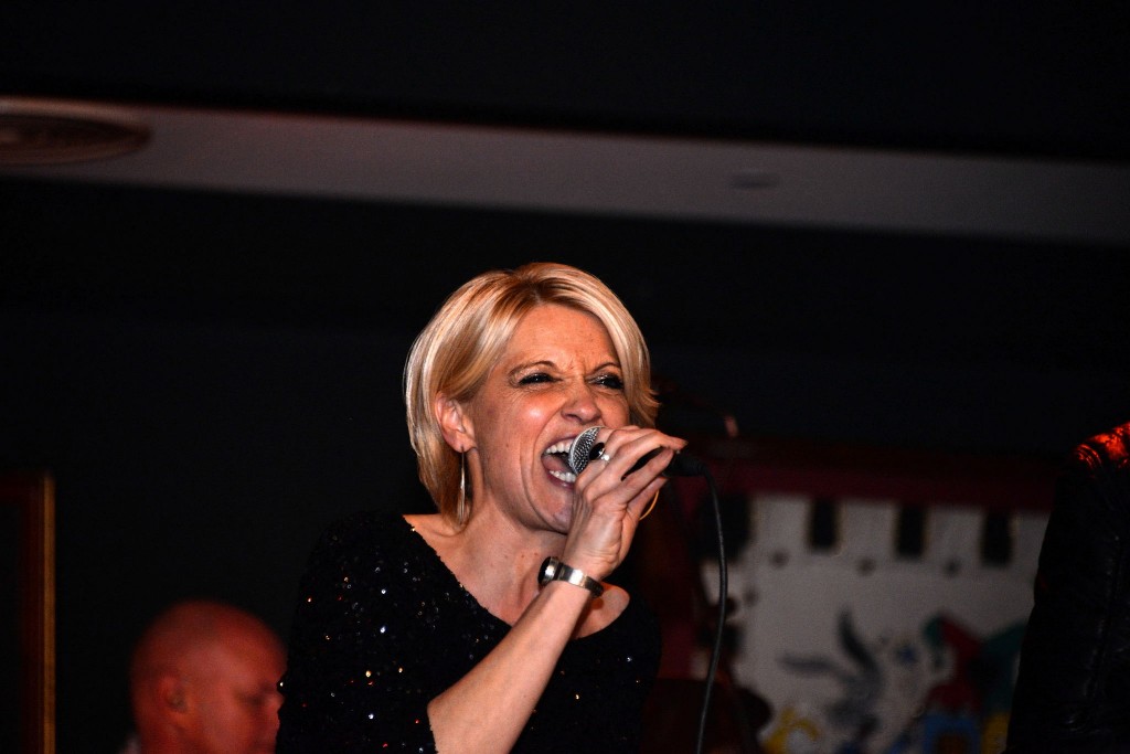 ../Images/Heel Noordwijkerhout zingt Hazes 472.jpg